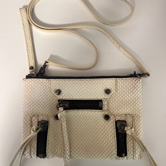 Botiker Cream Snake Skin Crossbody - Picture 3 of 5